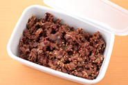 牛肉のピリ辛炒めは、少し多めに作っておくと常備菜としても便利。麺類のトッピングや、お弁当のおかずにもなります。3～4日で食べきって。