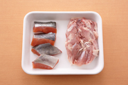 いわし以外に、鮭、鶏もも肉などでもおいしく作れます。