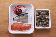 かじき以外の魚介でもできます。ゆでだこ、さば、鮭、あさりなどがおすすめです。いろいろな魚介をマリネして、おいしいグリル焼きを味わいましょう。