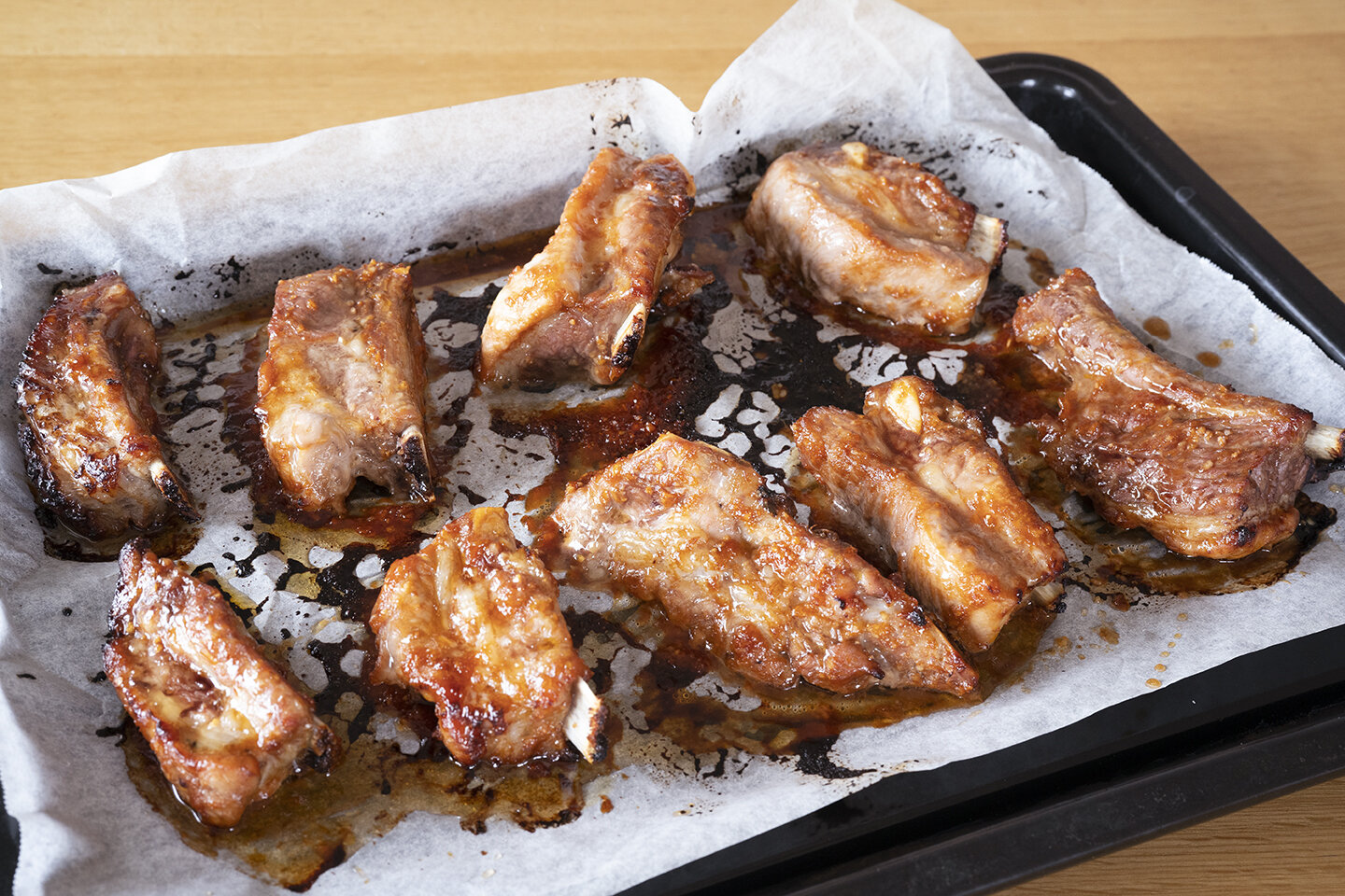 オーブンで焼くのもおすすめです。200度に予熱したオーブンで30分ほど焼きましょう。バーベキューコンロなどで作る場合は、弱めの火加減で様子を見ながらじっくり焼いてください。